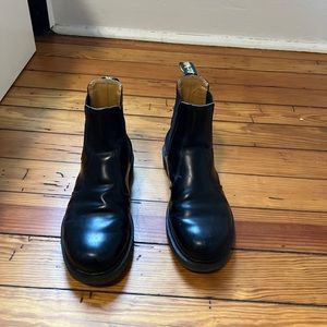 Dr. Martens 2976 Women’s Smooth Leather Chelsea Boots